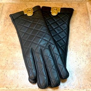 Michael Kors Hamilton Lock quilted gloves